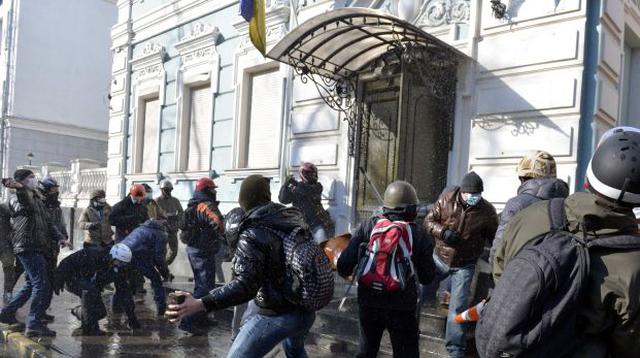 Kiev: Tres muertos y al menos 150 heridos por nuevas protestas - 1