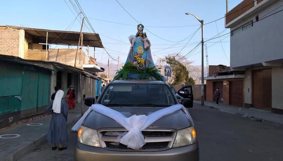 Miembros de la Parroquia de Moro y autoridades políticas organizaron la peregrinación para orar por los enfermos del coronavirus. (Foto: cortesía Subprefectura de Moro)