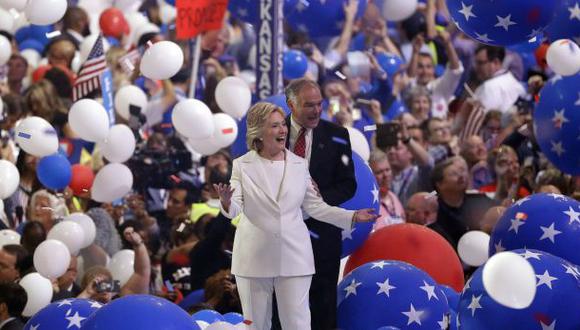 Clinton acepta la nominación: "No construiremos un muro"