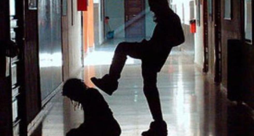 Madre humilló a su hijo por hacer bullying en la escuela. (Foto: Medios)
