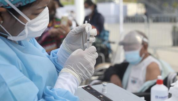 El proceso de vacunación está a cargo del Ministerio de Salud (Minsa) y continúa desarrollándose la aplicación de dosis a adultos mayores. (Foto: GEC)