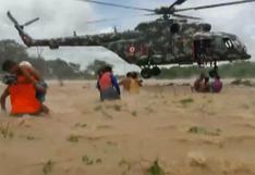 Emotivo video muestra el arduo trabajo de los soldados ante lluvias en Perú