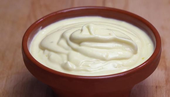 De esta forma podrás acompañar tus platillos favoritos con una deliciosa mayonesa. (Foto: Captura/YouTube-¡Que Viva La Cocina!-Referencial)