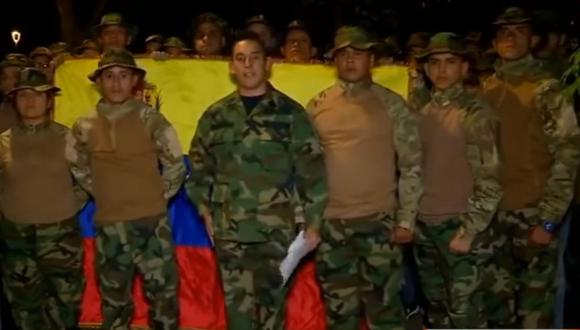 En la grabación, los militares presentan a otros agentes venezolanos que llegaron desde el Perú, exigieron nuevas elecciones y anunciaron que se dirigirán a la frontera el 23 de enero. (Captura de video)