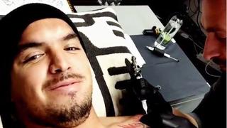 Instagram: Juan Manuel Vargas se grabó haciéndose un tatuaje