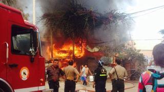 Incendio en Villa El Salvador consumió cuatro viviendas