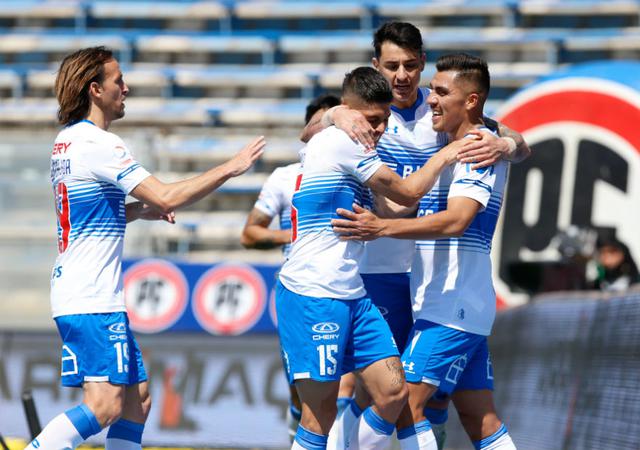 La U. Católica goleó 3-0 a la U. de Chile en el clásico universitario por la fecha 13 del torneo chileno 2020. (Foto: Prensa Fútbol, Cooperativa, @Cruzados)
