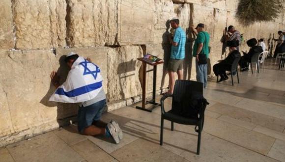 El muro es considerado un lugar sagrado por los jud&iacute;os. (Foto: AFP)