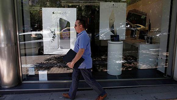 Temor empuja a griegos a comprar equipos Mac y Playstation