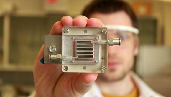 Crean dispositivo que limpia el aire usando únicamente luz