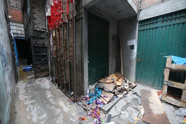 Personal de la gerencia de Fiscalización y Control de la Municipalidad de Lima procedió a clausurar temporalmente la galería La Cochera, ubicada en la cuadra nueve del jirón Andahuaylas. (Foto: Andina)