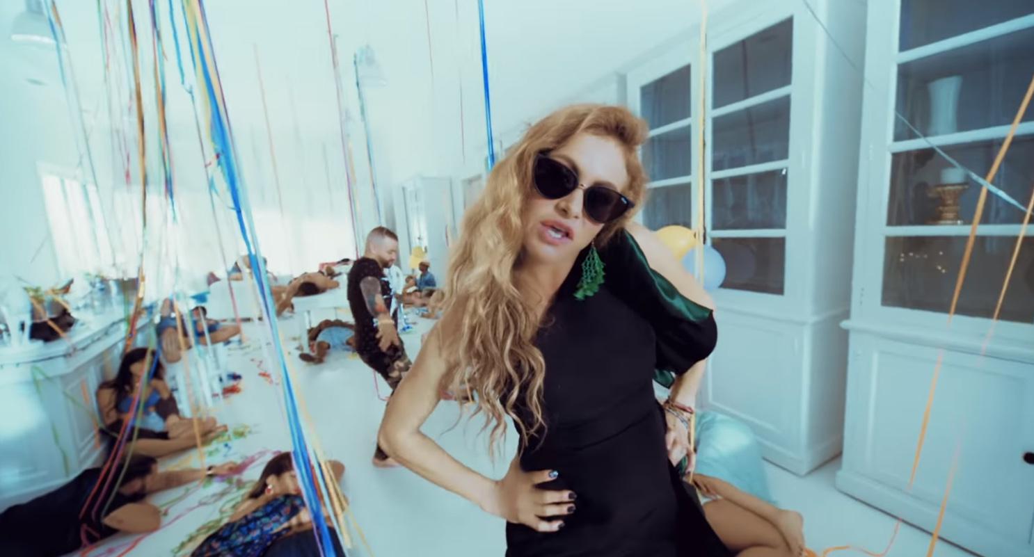 Paulina Rubio y Nacho. (Foto: Captura de pantalla/ YouTube)