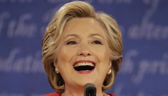 EE.UU.: Clinton apela al voto de las mujeres tras el debate