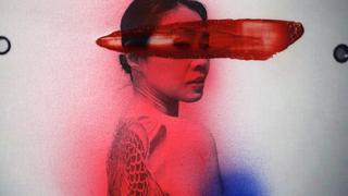 “La yakuza se convirtió en mi familia”: la artista que vivió en el inframundo de la mafia japonesa para retratar a sus mujeres