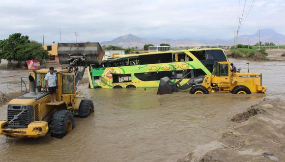 La Libertad: desborde de río Chicama bloquea Panamericana Norte
