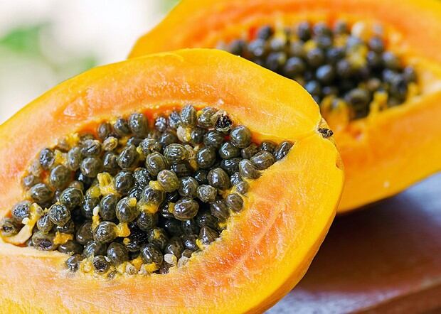 ¿Para qué sirven las semillas de papaya con limón?