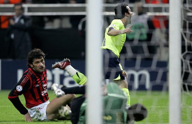 El remate de Giuly fue imposible de atajar para el guardameta brasileño, Dida, quien queda rendido sobre el césped. (Foto: AP)