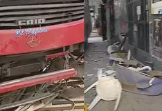 VMT: bus El rápido pierde el control y choca contra cuatro inmuebles | VIDEO