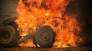 Más de 2.000 bomberos luchan contra feroces incendios en California