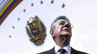 Venezuela: Ramos Allup defiende retiro de figuras de Chávez