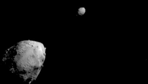 Imagen cedida por la NASA donde se muestra el asteroide Didymos y su luna Dimorphos, unos 2,5 minutos antes del impacto de la nave espacial DART el 26 de septiembre. (Foto: EFE/NASA/Johns Hopkins APL)