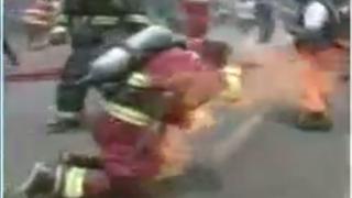 Incendio en VMT dejó bombero grave con quemaduras de 3er grado