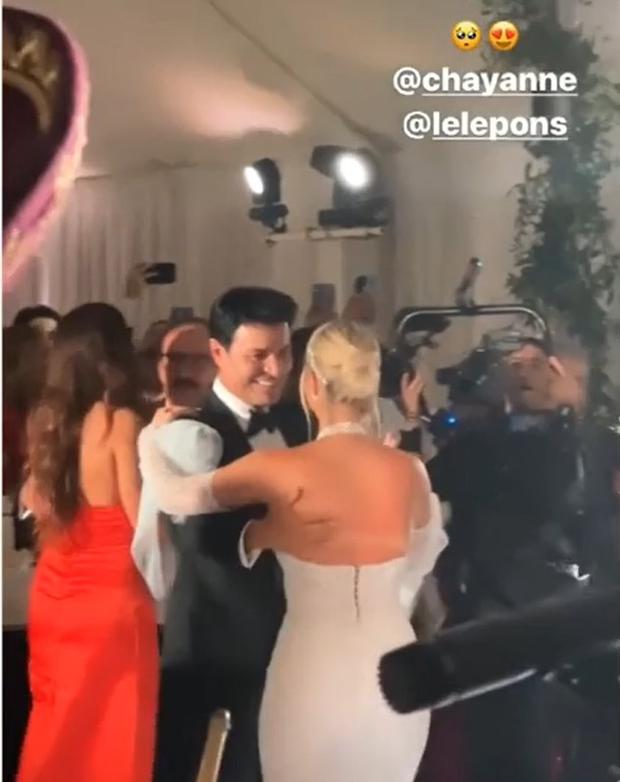 Chayanne bailando junto a Lele Pons (Foto: fans_dejukilop37/TikTok)