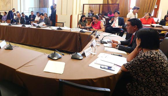 Gilbert Violeta y Alberto Oliva polemizaron en la sesión de la Comisión de Justicia. (Foto: Congreso de la República)