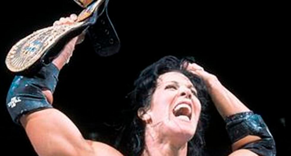 Los fanáticos de la WWE están muy apenados por la inesperada partida de Chyna, la primera mujer en ganar el Título intercontinental (Foto: WWE)