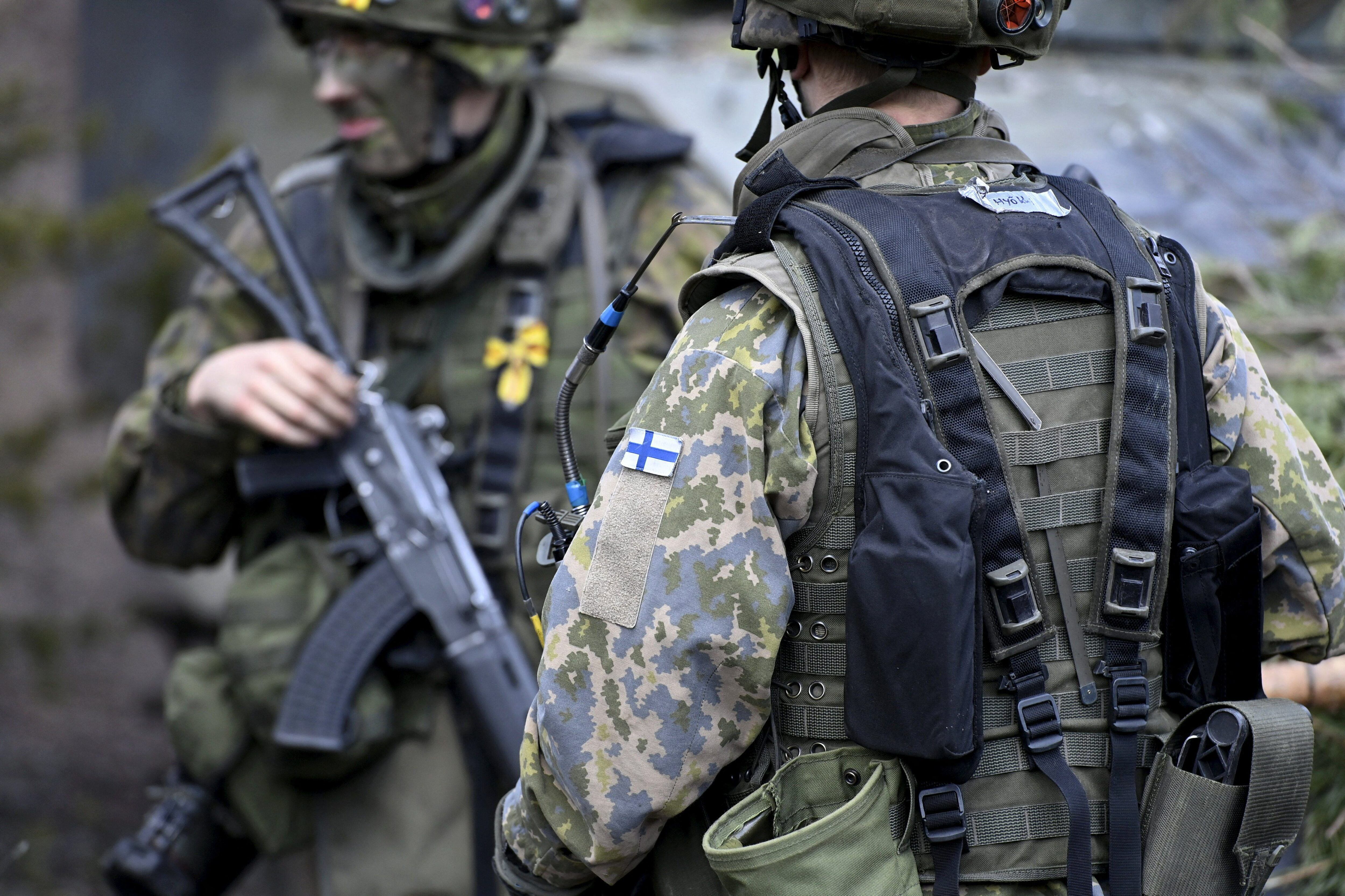 Finnish soldiers during exercise Arrow 22 in the Niinisalo garrison in Kankaanp.  (Photo by Heikki Saukkomaa/Lehtikuva/AFP).