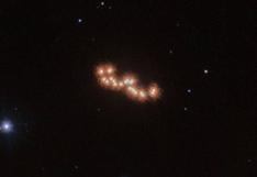 NASA y ESA: Hubble registra el baile de dos estrellas