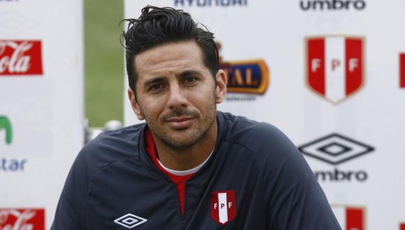 Claudio Pizarro no es fijo para amistoso ante Inglaterra