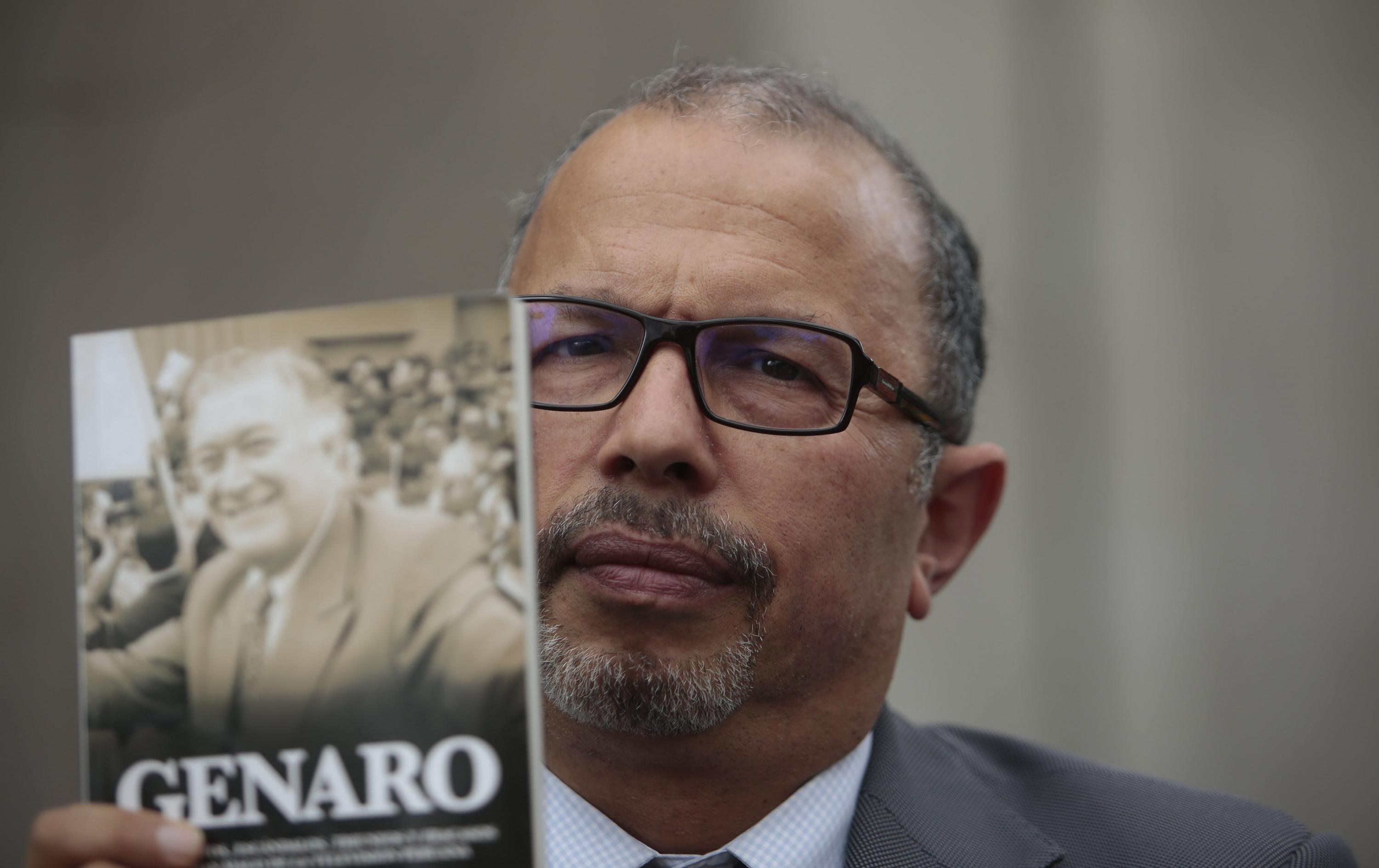 El periodista Hugo Coya cuenta detalles de su libro sobre el empresario televisivo Genaro Delgado Parker. (Foto: Perú21)