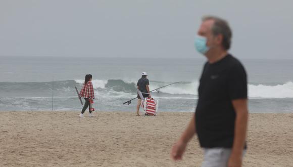 Según aclaró la Policía, la gente puede caminar o hacer ejercicios cerca de la playa, pero tiene prohibido el ingreso al mar | Foto: GEC