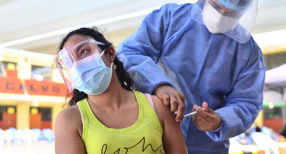 Desde el 4 de agosto, Tacna vacuna a jóvenes desde 22 años. Además del DNI, se solicita un recibo de servicios para garantizar que se trate de habitantes de la región. (Diresa Tacna)