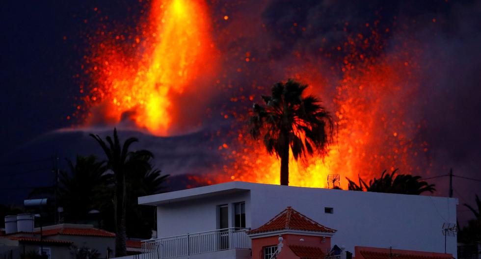 El volcán Cumbre Vieja, en la isla canaria de La Palma, España, sigue en erupción. La imagen fue tomada este lunes 25 de octubre. (Foto: Reuters)