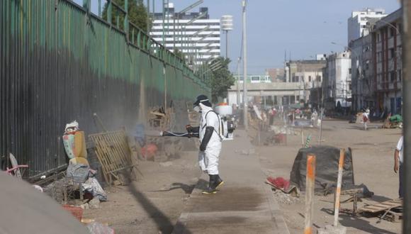 En La Victoria se dispuso la limpieza y desinfección de La Parada para prevenir que las personas se infecten con la enfermedad.