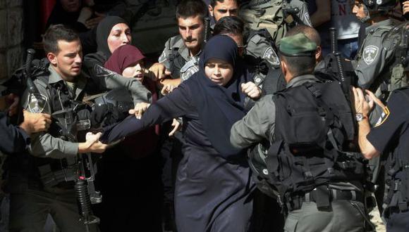 La policía israelí se enfrenta a palestinos en lugar sagrado