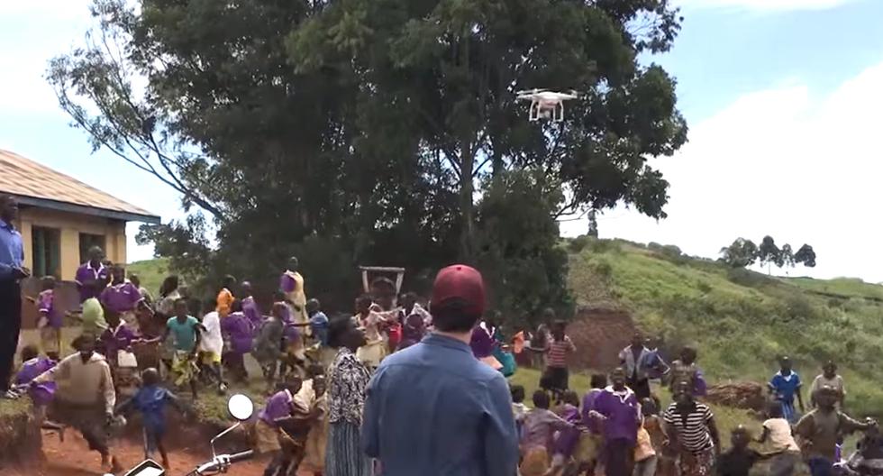 Niños africanos ven por primera vez un dron y reaccionan así. (Foto: Captura de YouTube)