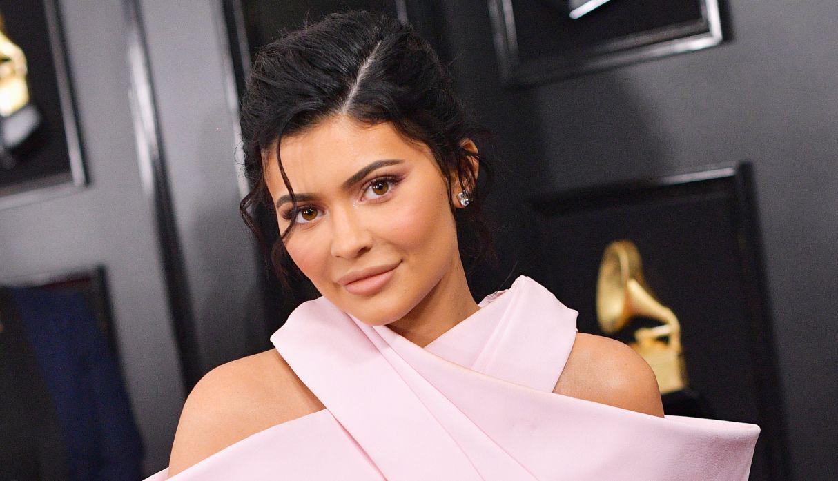 Kylie Jenner estrenó nuevo look y se ganó el elogio de sus millones de seguidores. (Foto: AFP)