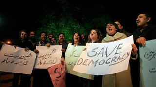 Pakistaníes buscan su propia 'primavera árabe' entre violentas protestas