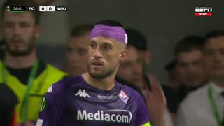 Le rompieron la cabeza a jugador de Fiorentina en la final de la Conference League | VIDEO