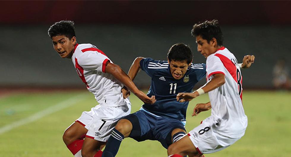 La Selección Peruana dio pena: cayó ante la Albiceleste por 3-0 y está prácticamente eliminado del torneo. (Foto: EFE)