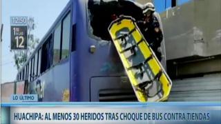 Choque de bus interprovincial contra tiendas en la autopista Ramiro Prialé deja al menos 30 heridos