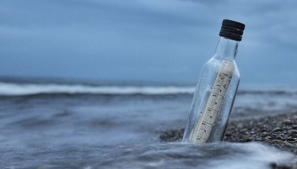 La botella había sido lanzada al mar por los miembros de un buque de investigación científica. (Foto referencial - Pexels)