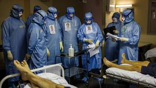 “Dan ganas de llorar”: El interminable desfile de muertos por coronavirus en un hospital de Moscú