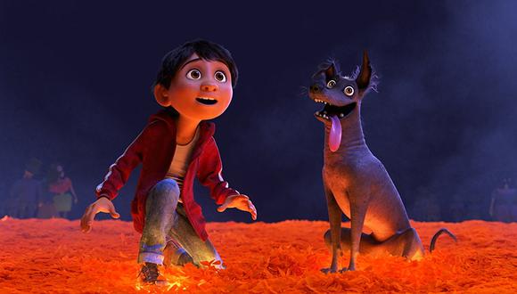 En "Coco", el pequeño Miguel (Luis Ángel Gómez) sigue vivo cuando, por error, entra al mundo de los muertos. (Imagen: Disney/ Pixar)