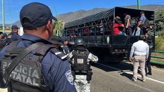 Hallan a más de 250 migrantes hacinados en un tráiler al sur de México