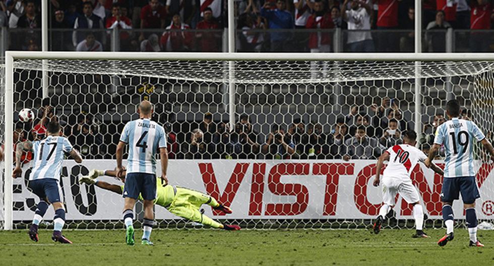 Perú presionó, provocó el error de Mascherano y llegó el segundo gol de Perú. (Foto: Getty Images)