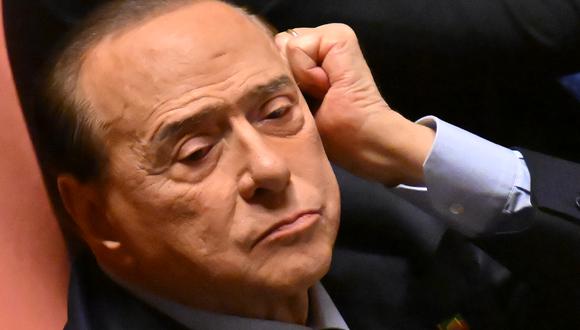 El ex primer ministro italiano Silvio Berlusconi estuvo el miércoles en cuidados intensivos por problemas cardíacos, dijo a la AFP un miembro de su séquito. (Foto de Alberto PIZZOLI / AFP)